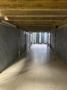 Podchod medzi autobusovou a železničnou stanicou je plný obmedzení. Uzavrie ho Prešov?