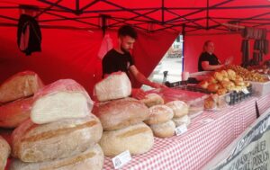 Chuť domova na jarných farmárskych trhoch. Slovenské výrobky priamo od výrobcov