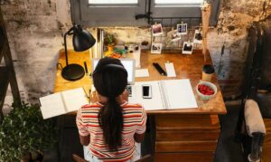 Home office. Potrebný, podnetný, preklínaný?