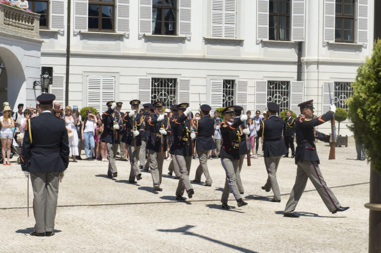 Pre sobotňajšiu (15.6.) inauguráciu prezidenta budú v Bratislave dopravné obmedzenia