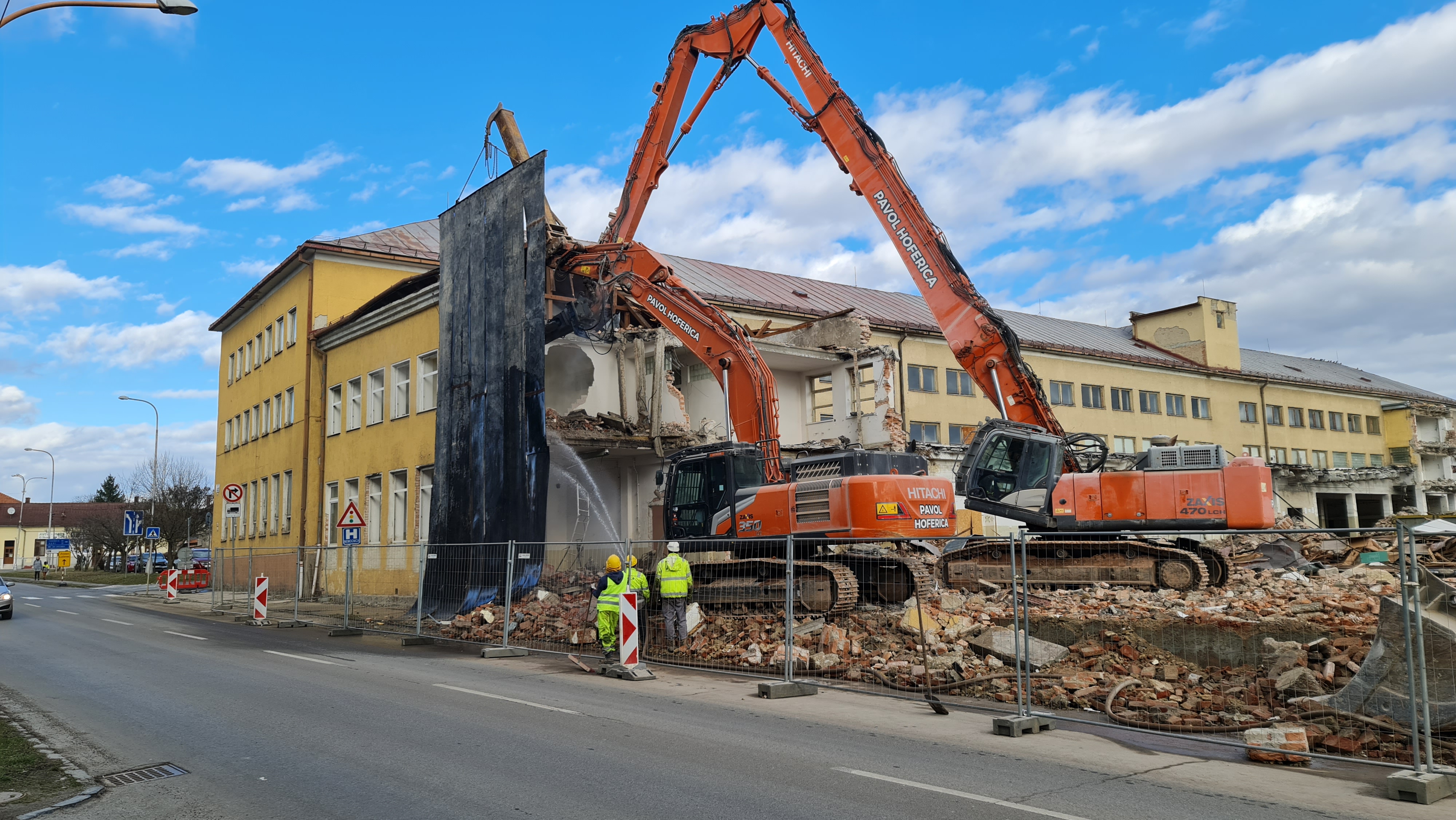 Starú fabriku nahradí obchodné centrum. Niektorým ľuďom sa to nepáči