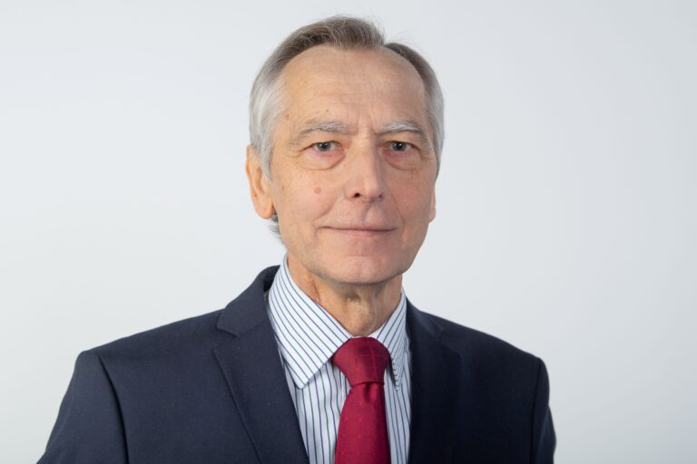 Ján Figeľ: Úniu rozvracajú poslanci z PS tým, že pretláčajú potrat do európskeho práva