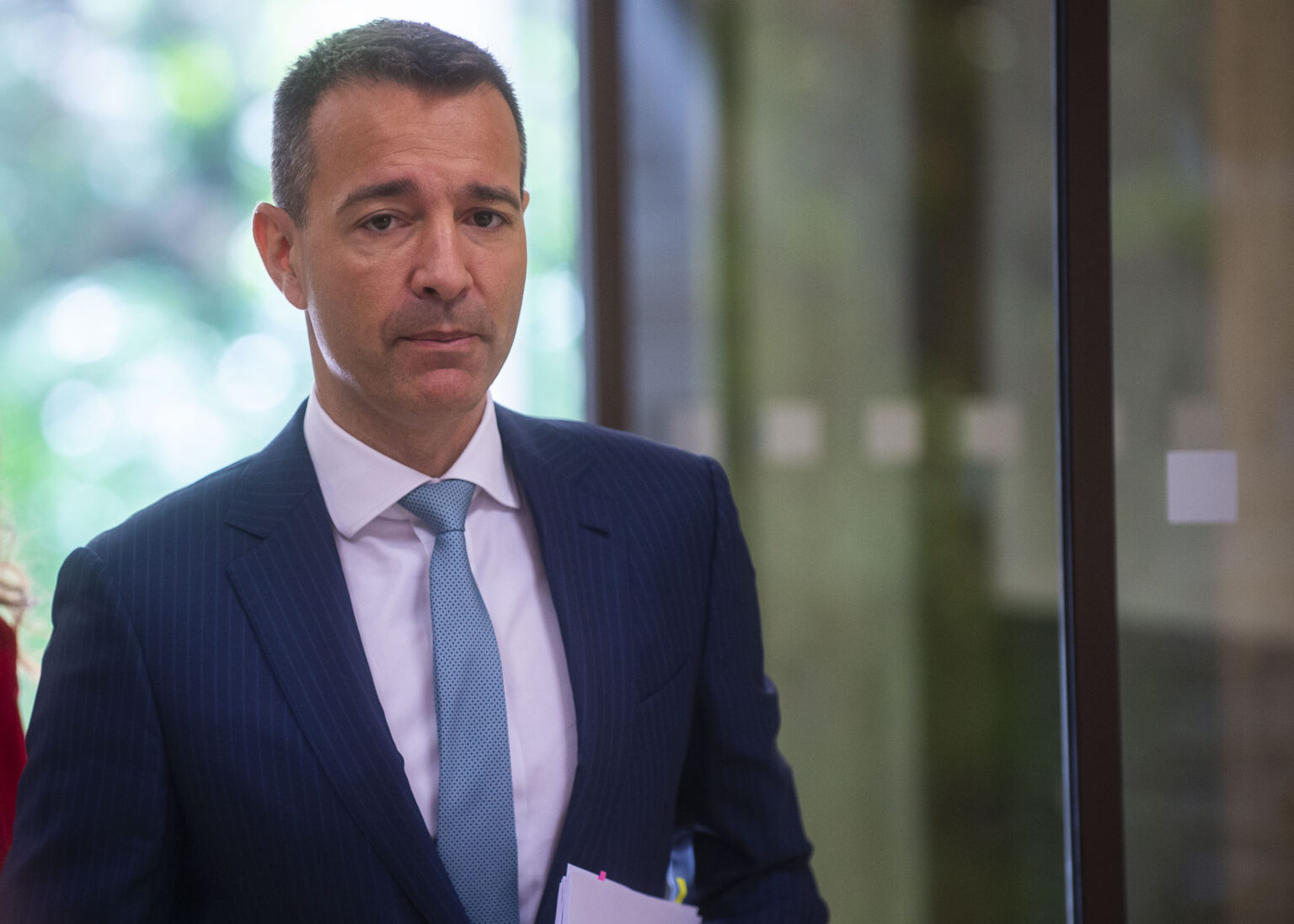 Na snímke minister školstva, výskumu, vývoja a mládeže SR Tomáš Drucker (Hlas-SD) prichádza na 35. rokovanie vlády SR 23. mája 2024 v Bratislave. Foto: TASR/Jakub Kotian
