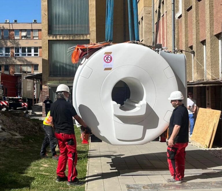 Nemocnica pripravuje spustenie magnetickej rezonancie. Prvých pacientov vyšetria už v lete