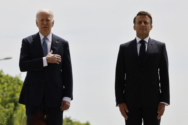 Biden a Macron rokovali o prímerí v Libanone