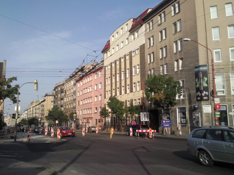 Bratislava zatiaľ neuvažuje o redukcii jazdných pruhov na Šancovej ulici