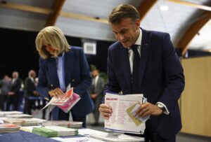 Macronove komplexné volebné myšlienky. Len aby to neprekombinoval