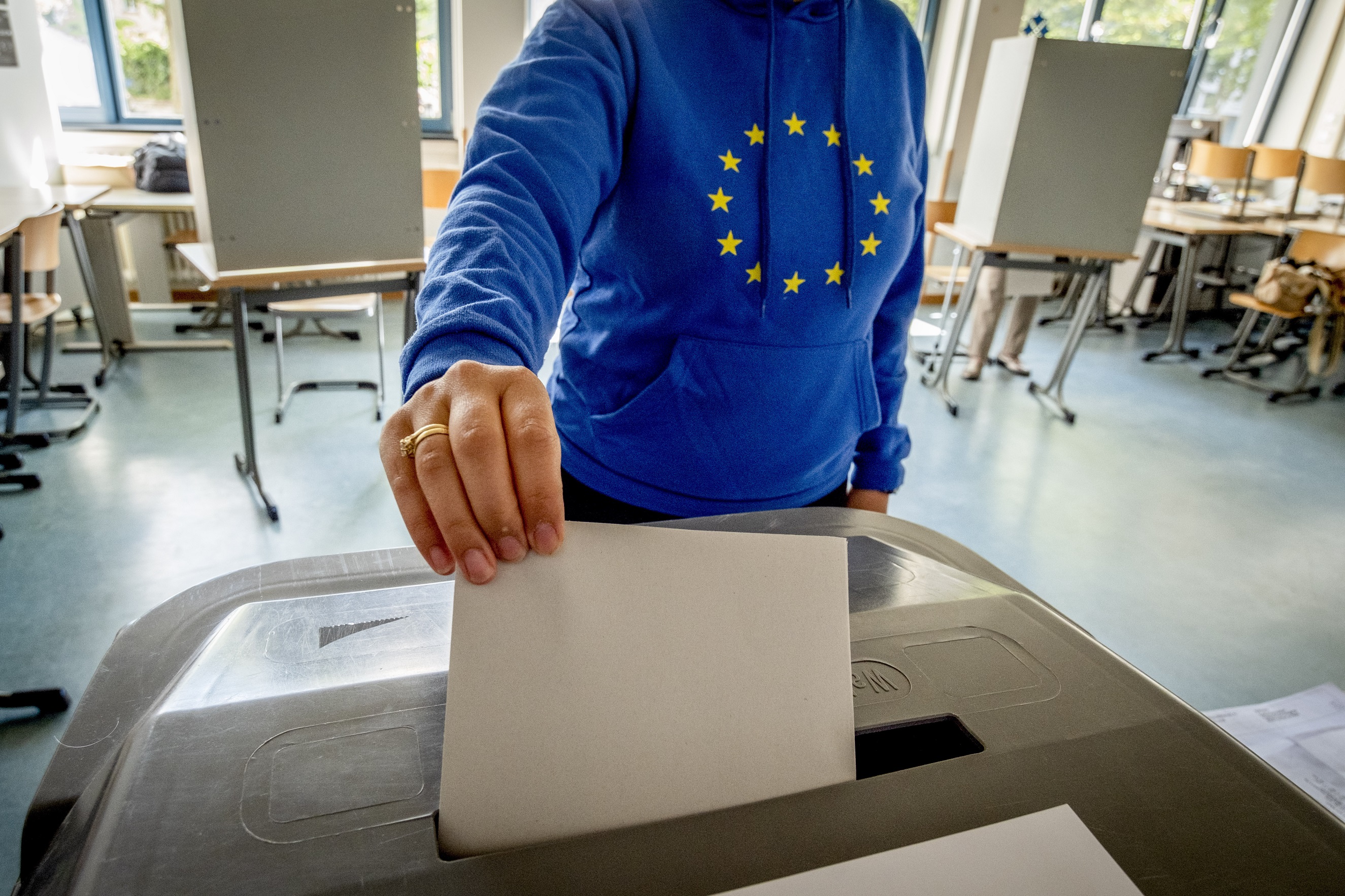 Prebudený ľud sa rozhliada po Európe