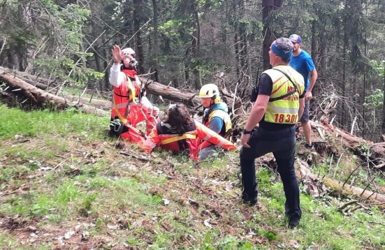 Horskí záchranári pomáhali zraneným pretekárom na súťaži Poludnica Run