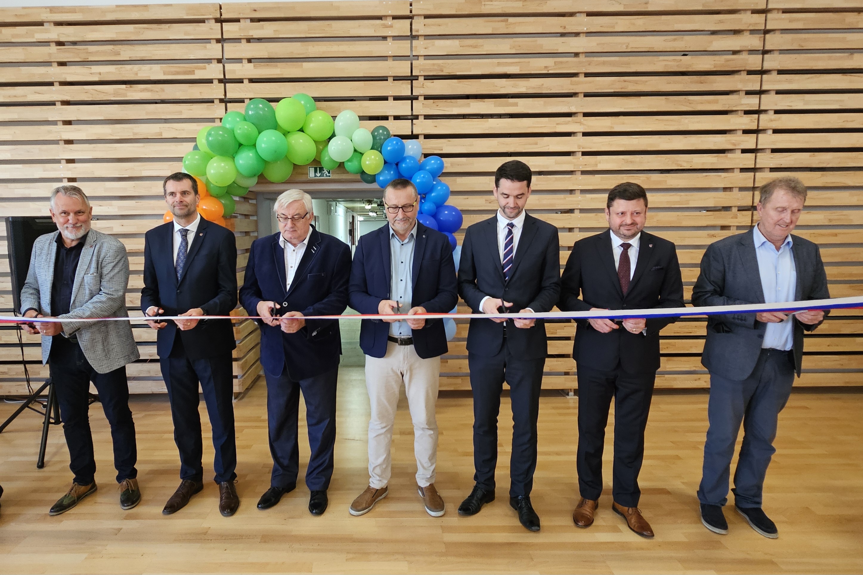 Najväčšiu školu v Lučenci kompletne zrekonštruovali