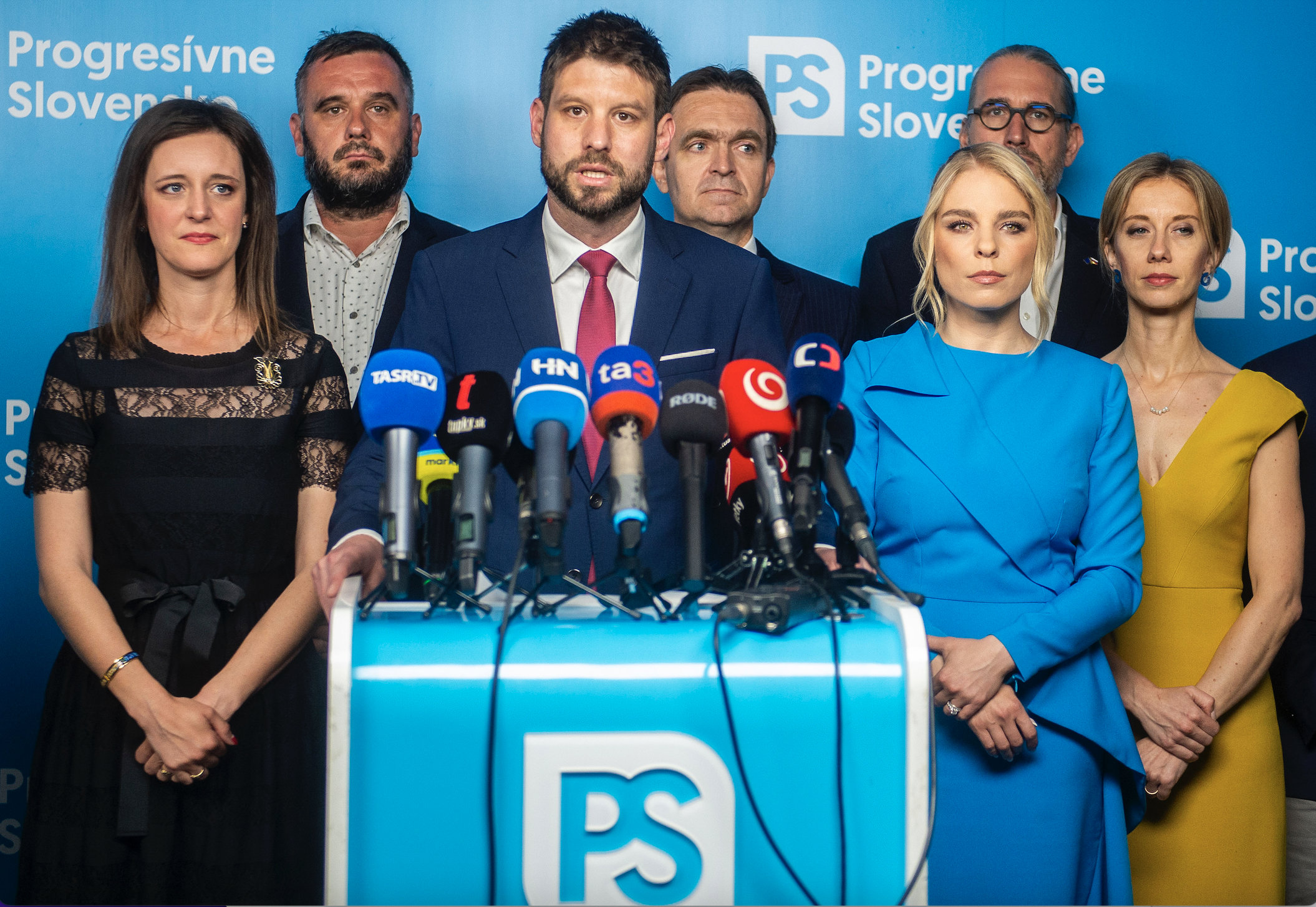 Prieskum: Súčasná opozícia by zložila vládu. Musela by sa však spojiť s Matovičom