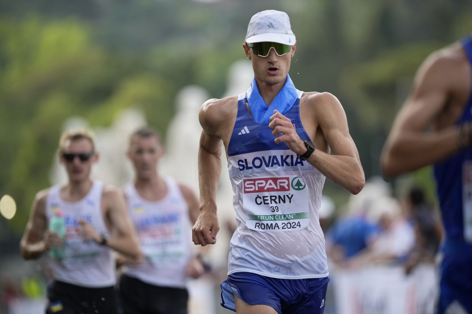 Slovenský chodec Dominik Černý vo finále v chôdzi na 20 km na atletických ME v Ríme 8. júna 2024. Foto: TASR/AP