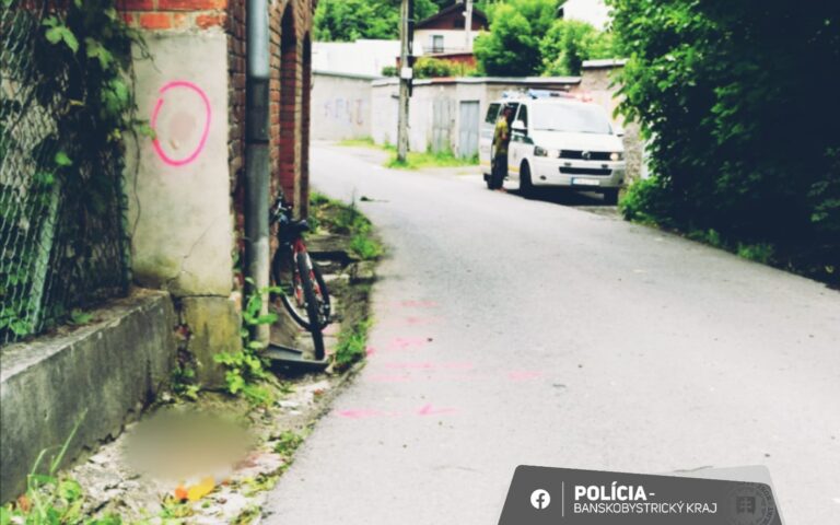 Mladý muž nezvládol zjazd na bicykli. Narazil do steny a utrpel vážne zranenia