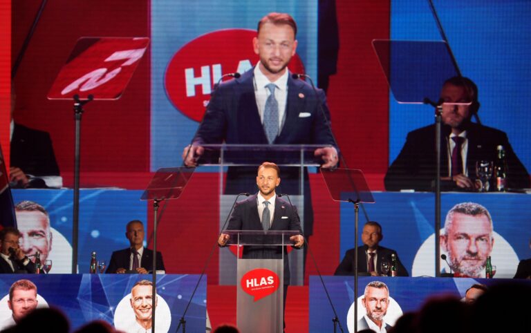 Neziskovky prepojené na Hlas dostali milióny na seniorov, vznikli tesne pred výzvou