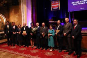 Prešov ocenil výnimočné osobnosti. Verejné pocty udelili na slávnostnom zasadnutí