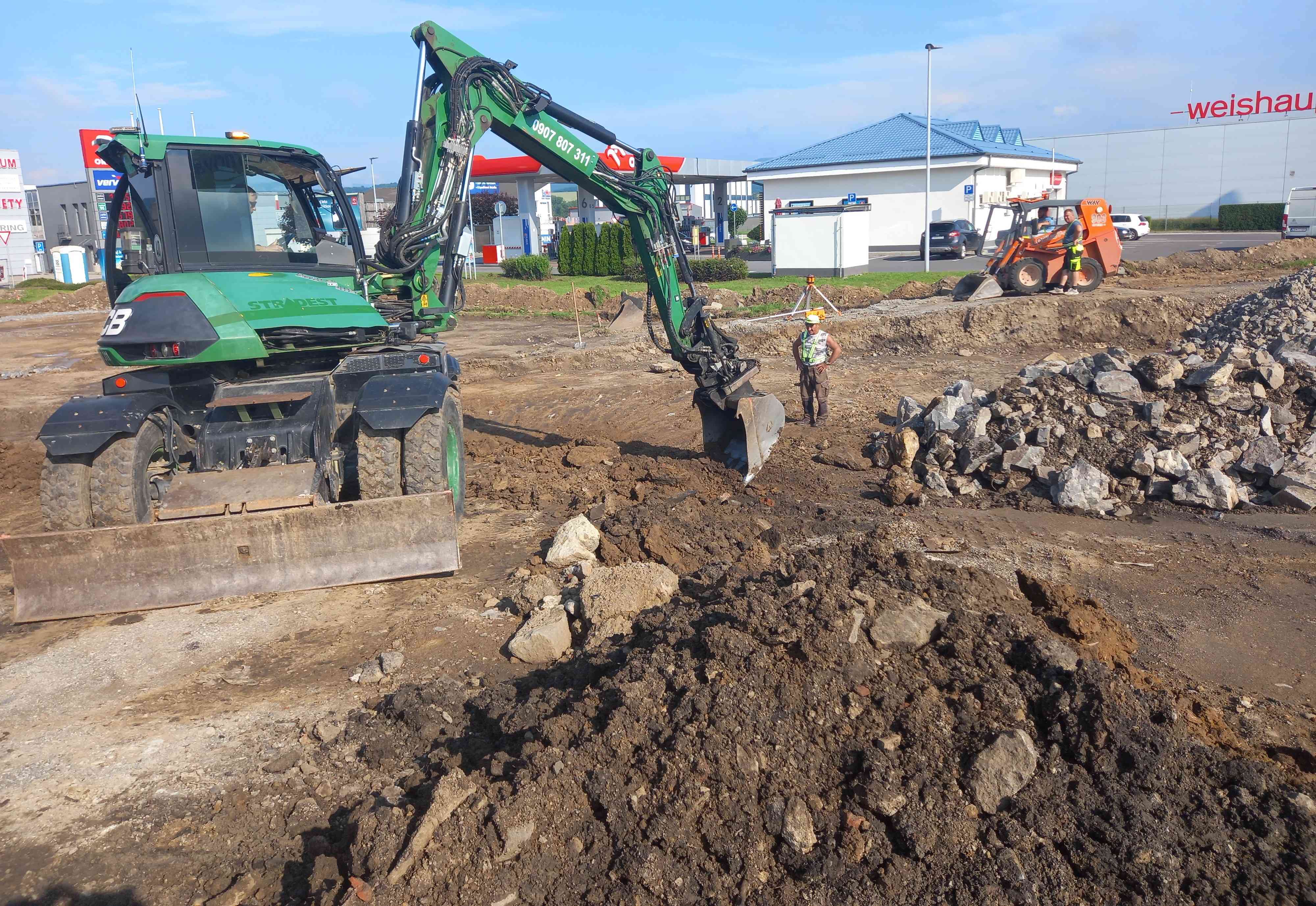 Vodiči sa musia obrniť trpezlivosťou. Začala sa prestavba križovatky pri vstupe do mesta