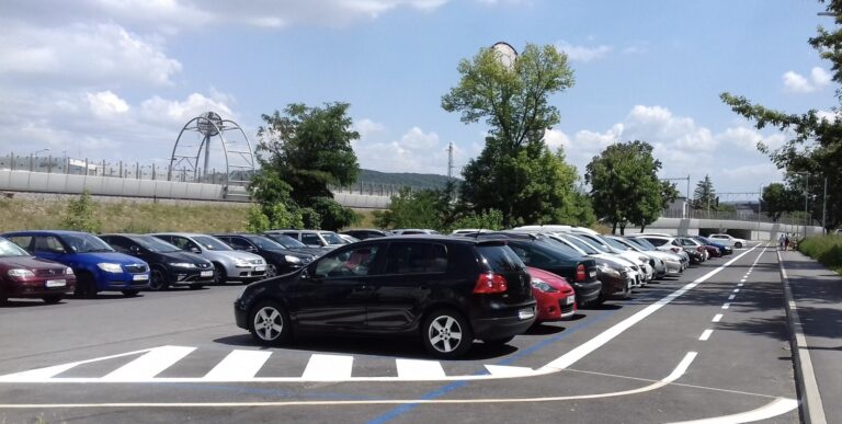 Pripravte sa na dočasné obmedzenia: pre obľúbenú akciu uzavrú časť parkoviska v meste