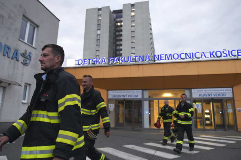 Utorkový zásah haičov v Detskej fakultnej nemocnici v Košiciach. Foto: František Iván/tasr