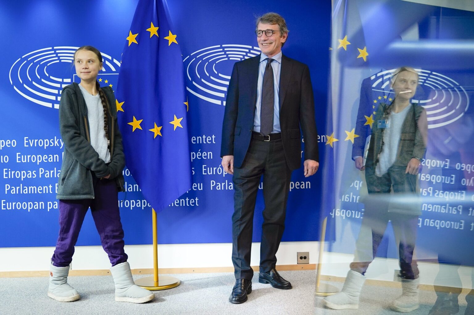 Greta Thunbergová v roku 2020 na návšteve europarlamentu s jeho vtedajších šéfom Davidom Sassolim. Foto: Profimedia.sk