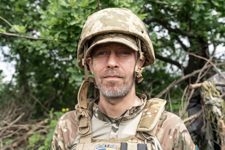 Britský vojenský analytik: Je dobré, že ukrajinskí vojaci sú starí, nemôžu aspoň utiecť