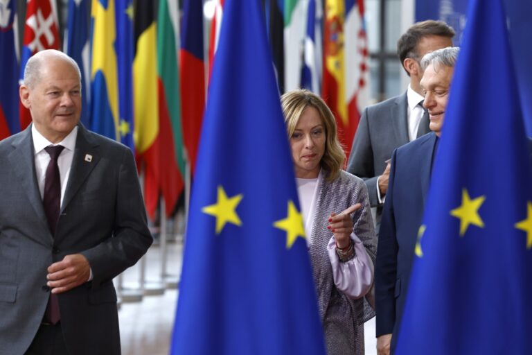 V Bruseli je dusno. Orbán, Babiš, Morawiecki a Smer rokujú o založení novej frakcie