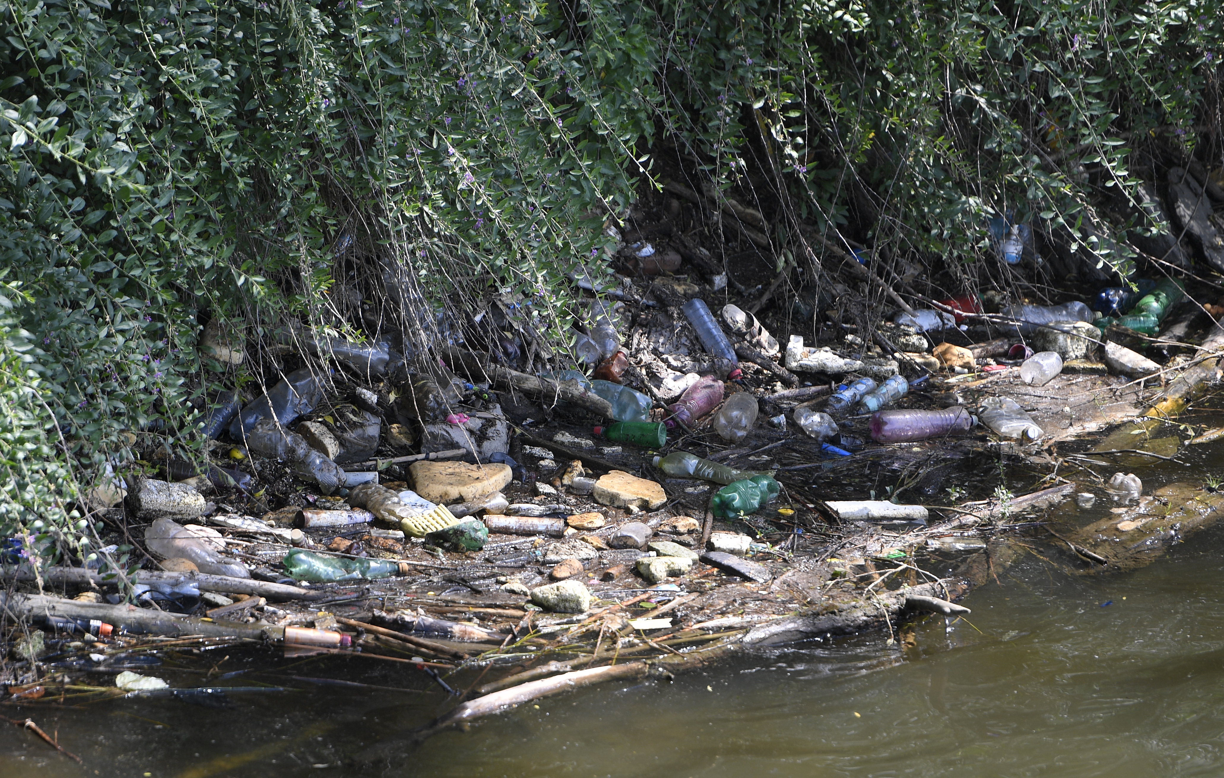 Menej odpadu v Ružíne. Vyberať a triediť ho budú nezamestnaní z okolitých obcí 