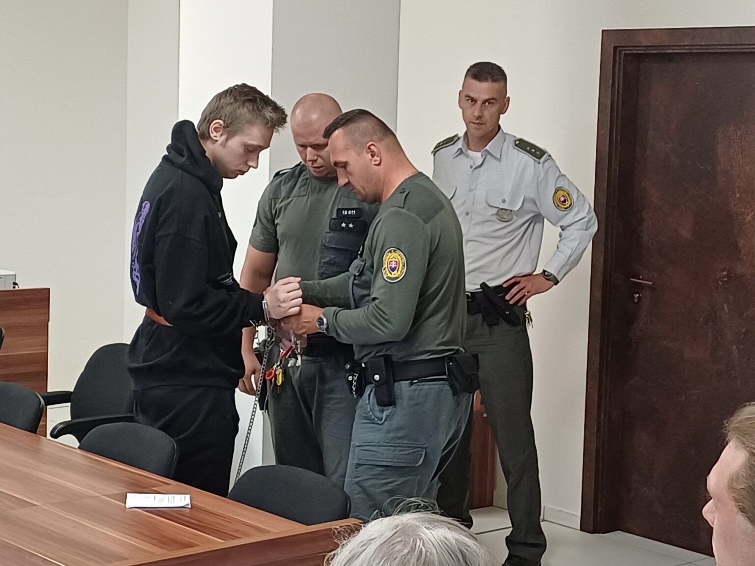 Daniel si na dnešnom pojednávaní sypal popol na hlavu, matka zavraždenej Šarloty mu však nikdy neodpustí. Foto: RV