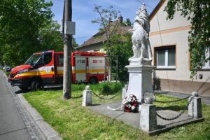 „Reštaurátori“ sochy v Rači: Inšpirovali sa Mr. Beanom alebo španielskou dôchodkyňou?