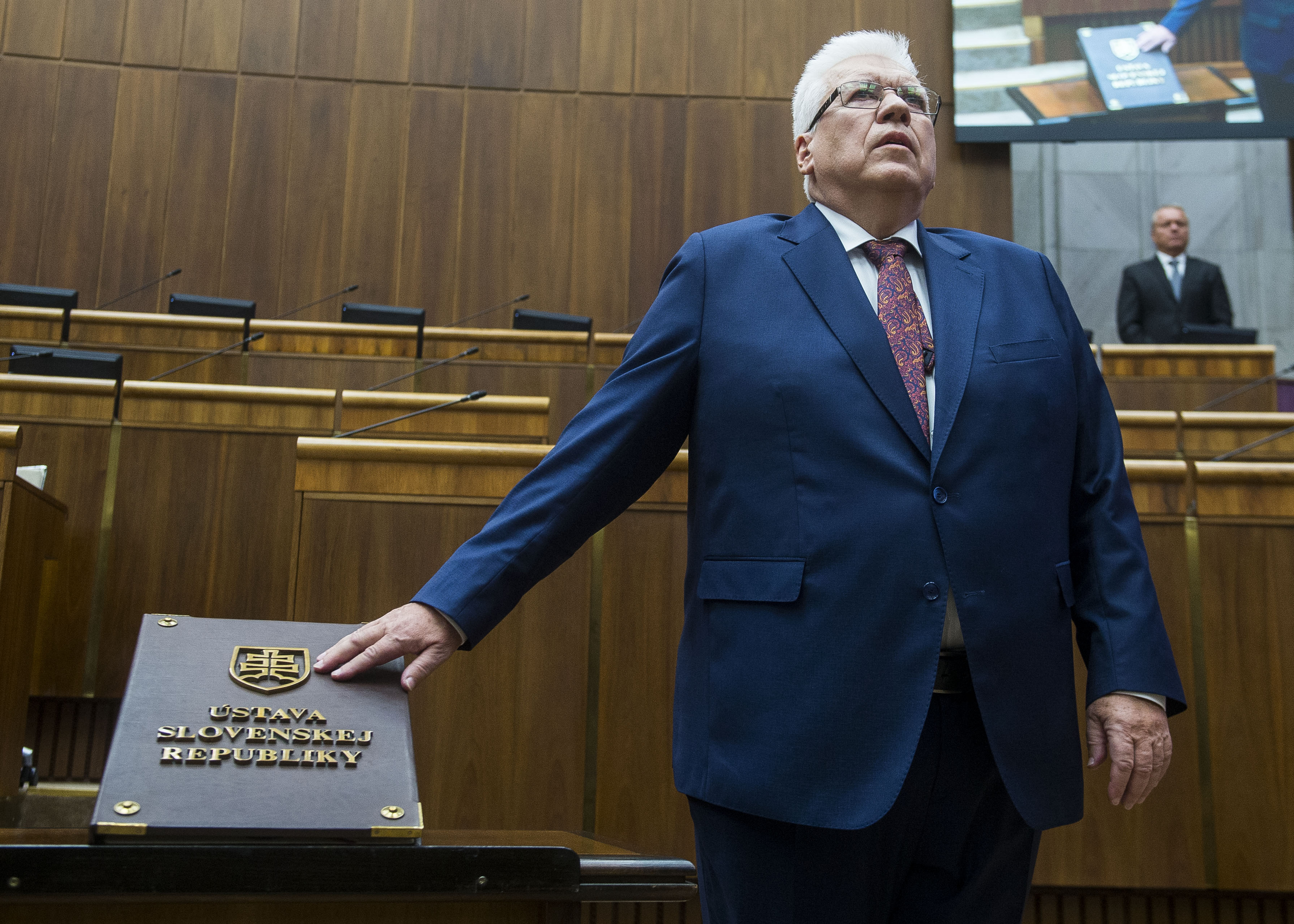 Poslanca SNS Pavla Ľuptáka brutálne napadli. Manželka stihla ujsť. Dôvodom nebola politika