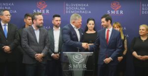 Socialisti sa dištancujú od Smeru. Ich predseda za stranu kandidoval a radí premiérovi