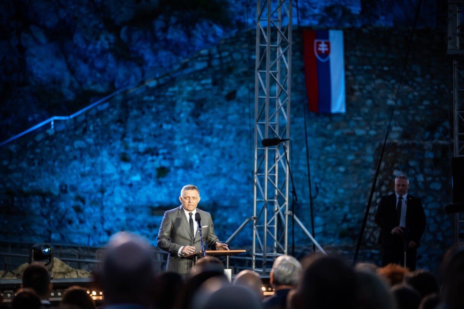 Robert Fico počas prejavu na hrade Devín. Foto: Facebook/ Tomáš Taraba • SNS - ŽIVOT NS
