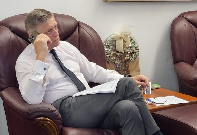 Fico opäť telefonoval s premiérom Ukrajiny. A znova kvôli tranzitu ruskej ropy