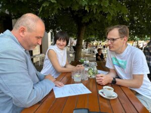 Košický primátor sa nechcel potiť v kancelárii, vymyslel si preto kávičkovanie na trhu