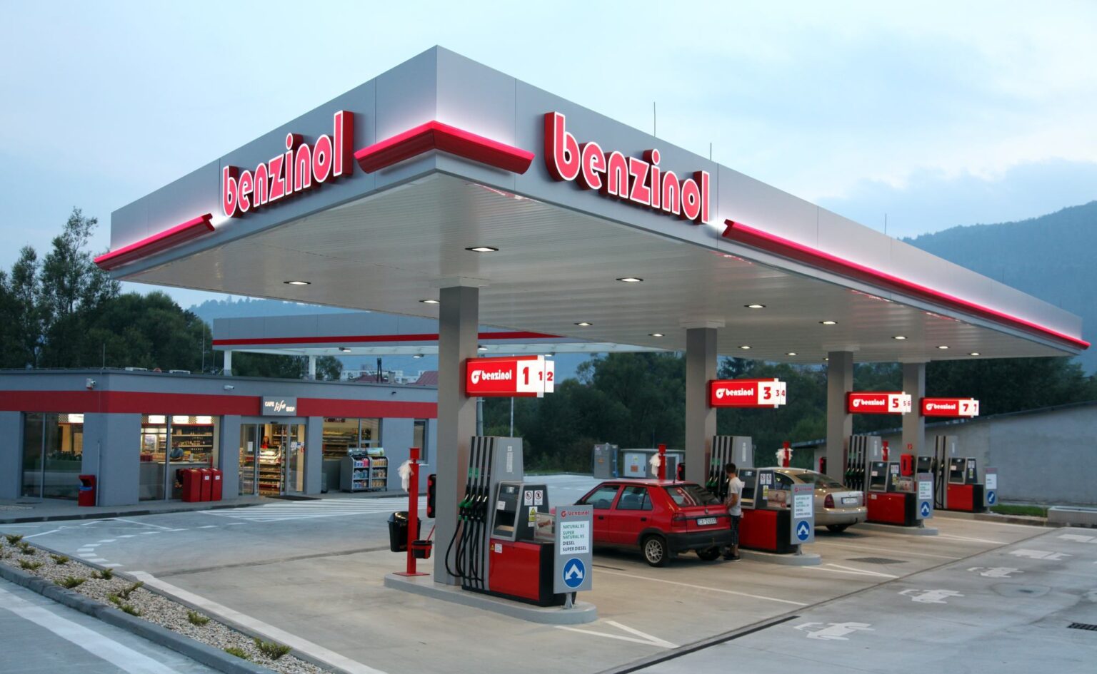Bývalí zamestnanci zvažujú aj právne kroky. Foto: benzinol.sk