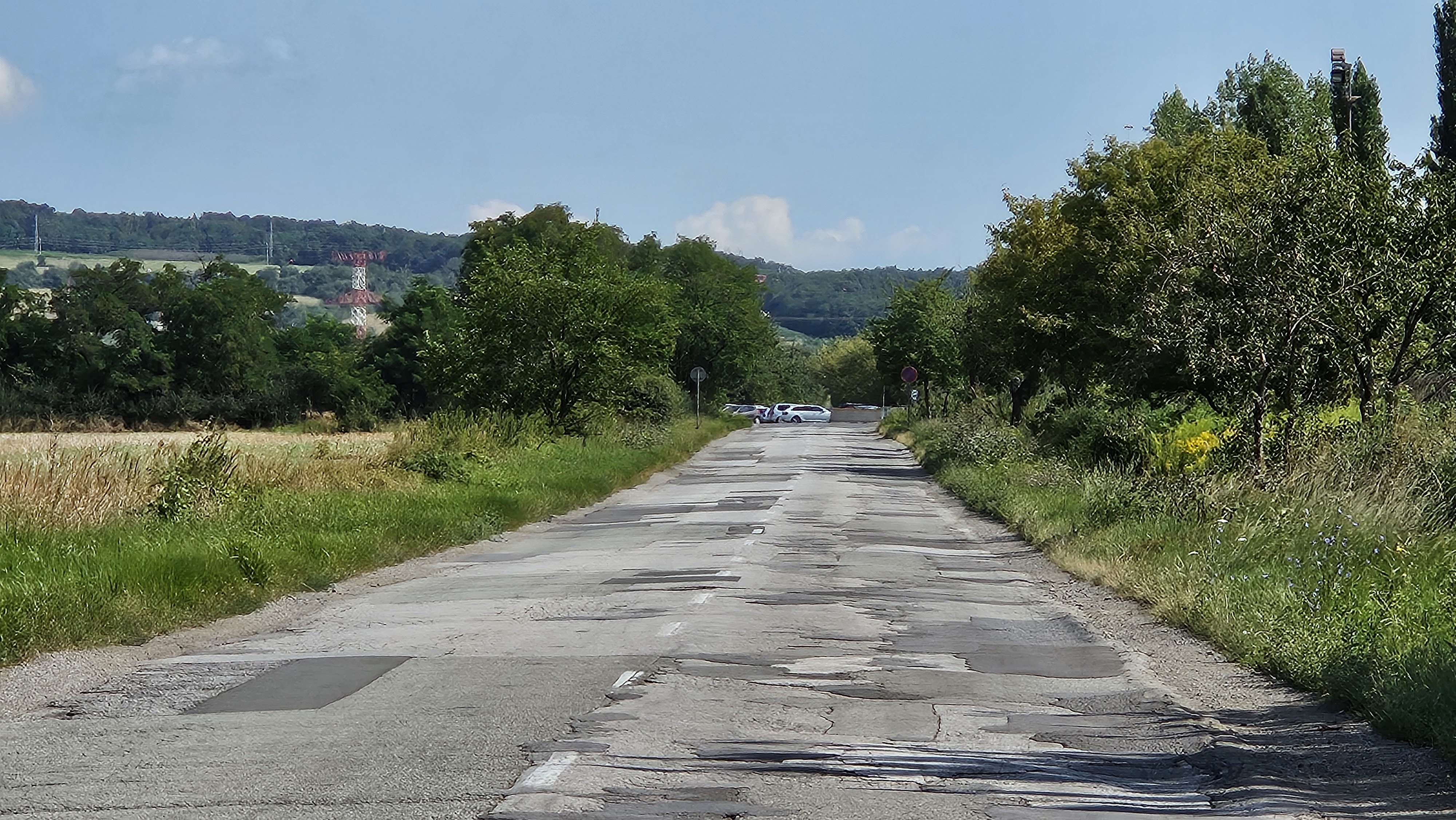 Mesto sa chce zbaviť nepotrebnej cesty. Ponúka ju obci aj kraju