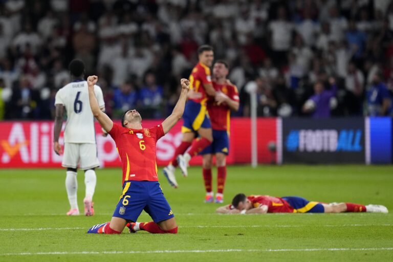 Majstrami Európy vo futbale sa stali Španieli. Angličanov zdolali 2:1