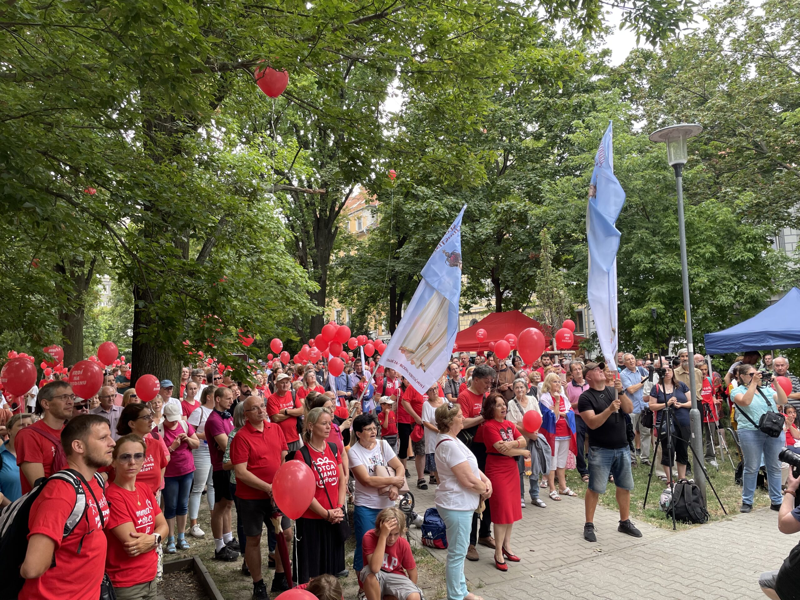 Národného pochodu Hrdí na rodinu sa zúčastnili staršie aj tie mladšie ročníky. Foto: Miroslava Pavlíková