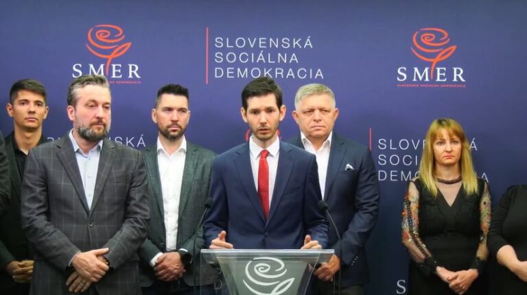 Líder Socialistov a poradca Fica čelí obvineniu z puču v strane