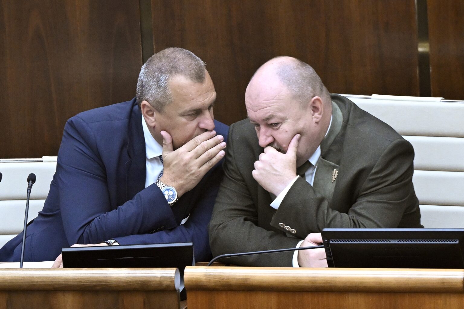 Andrej Danko (vľavo), Rudolf Huliak. Foto: Pavel Neubauer/TASR
