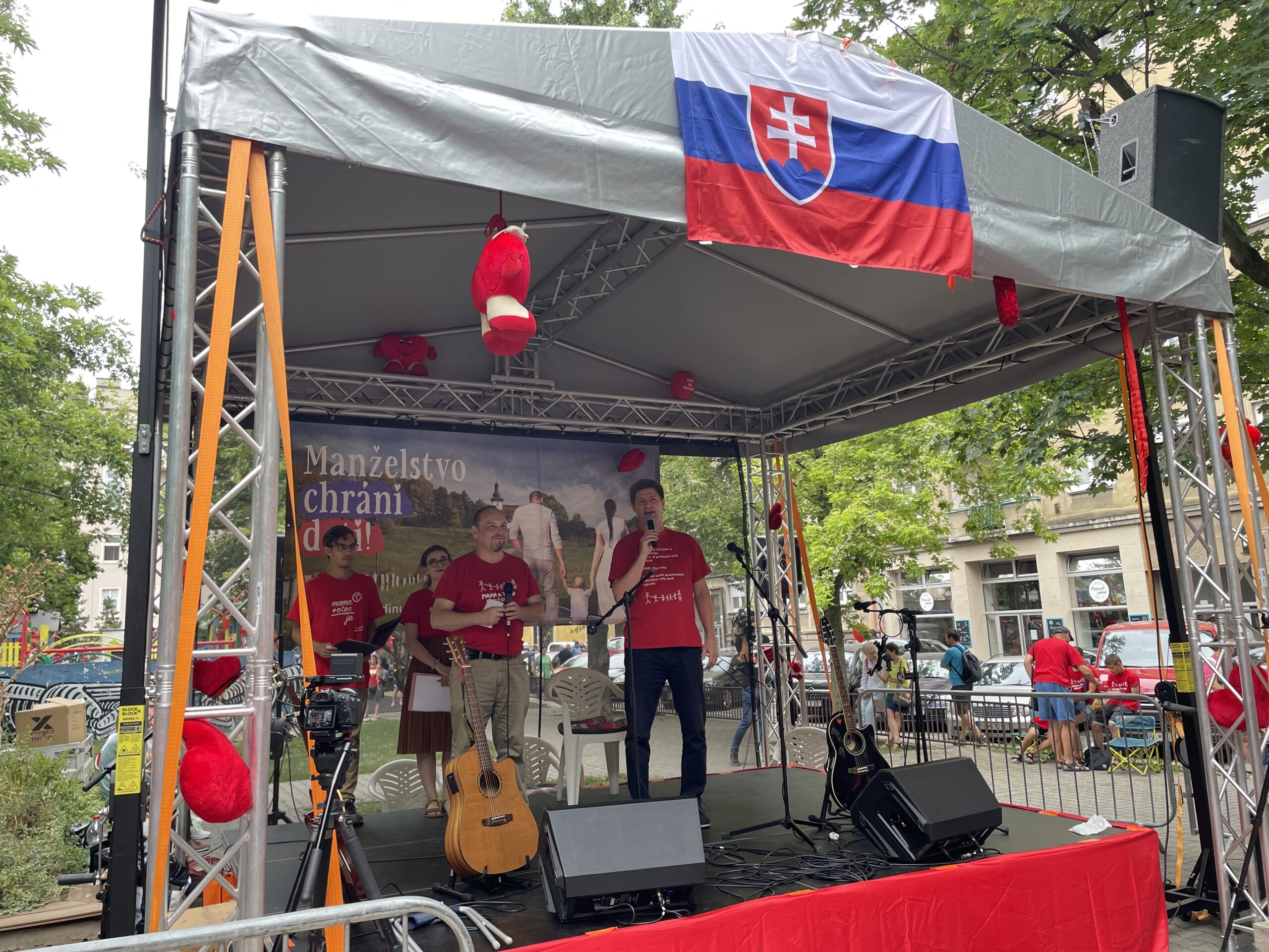 Organizátori pochodu Hrdí na rodinu Anton Chromík a Marek Nikolov. Foto: Miroslava Pavlíková