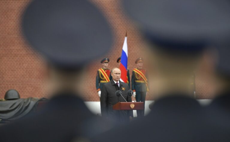 Vladimir Putin na vojenskej prehliadke pri príležitosti 75. výročia víťazstva nad fašizmom. Foto: Profimedia.sk