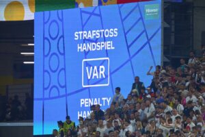 Človek proti stroju. Malá právna úvaha o otravnom systéme VAR