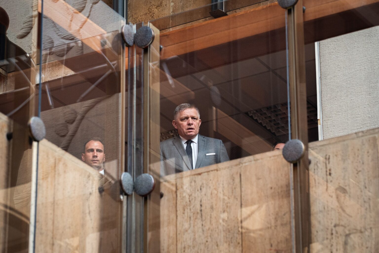 Predseda vlády SR Robert Fico (Smer-SD) prichádza na 42. rokovanie vlády SR. Zdroj: Profimedia
