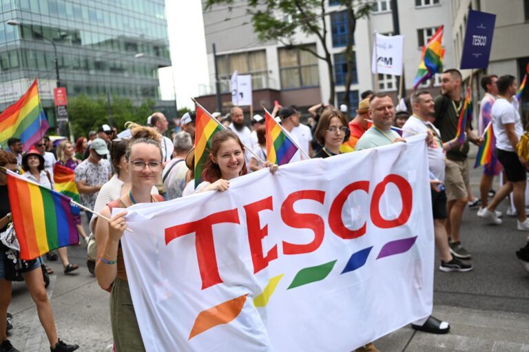 Hygienici v potravinách Tesco v Dunajskej Strede našli potkany a trus