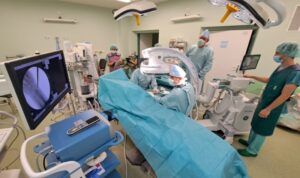 Revolučný zákrok v Prešove. Lekári voperovali detským pacientom vstrebateľné skrutky