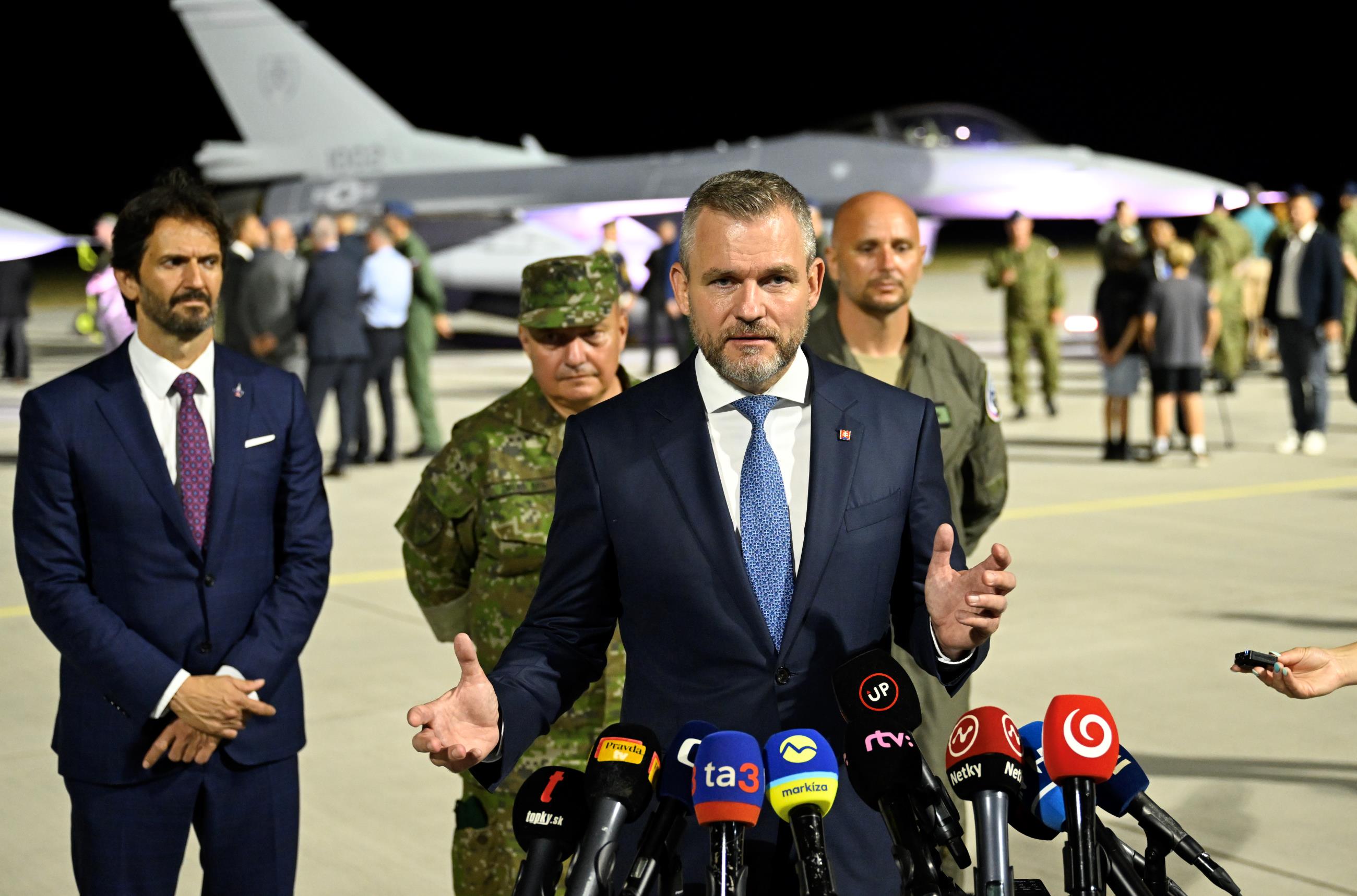 Oslavy SNP: zrejme príde ruský veľvyslanec, predstavia sa aj stíhačky F-16