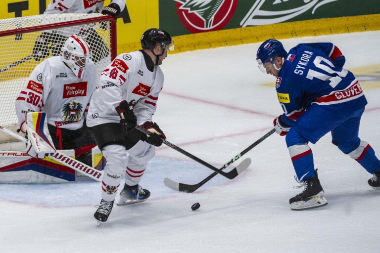 Slovenskí hokejisti vstúpili do olympijskej kvalifikácie víťazstvom 2:1 nad Rakúskom