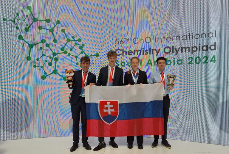 Mladí slovenskí chemici si z Medzinárodnej chemickej olympiády priniesli všetky cenné kovy