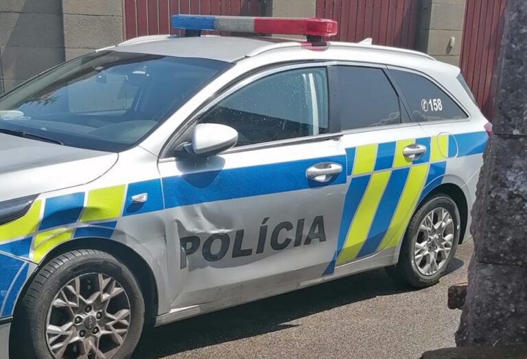 Úplatky za falošné kontroly áut? Polícia obvinila niekoľko technikov