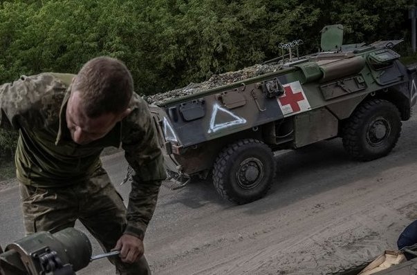 Ukrajinci v bojoch v Kurskej oblasti používajú západnú techniku